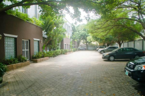 Lovely 2bed/2.5 Apt in Victoria Island by the Sea.